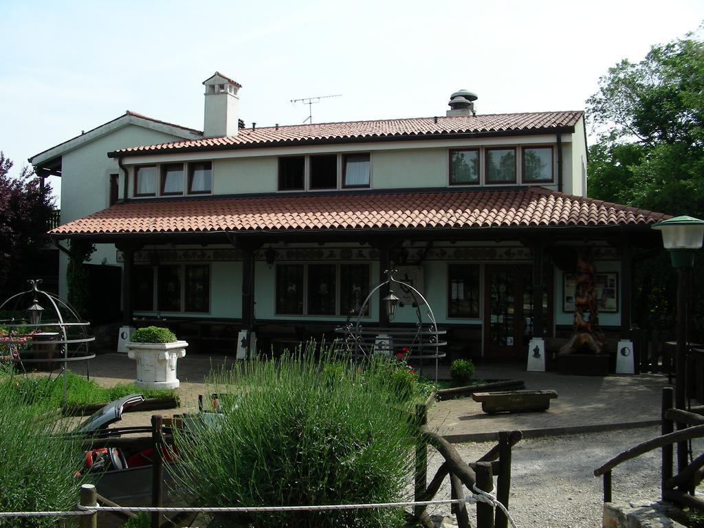 Agriturismo Mezzaluna Malchina Екстериор снимка