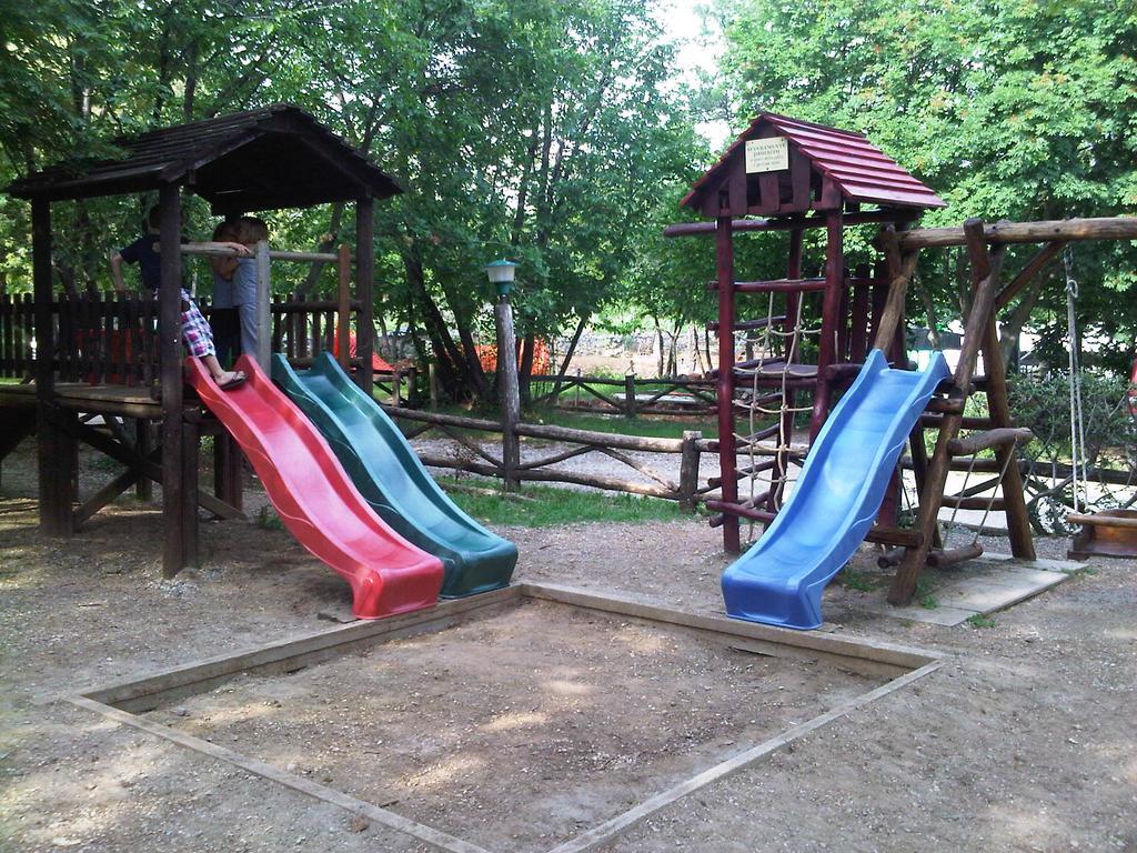 Agriturismo Mezzaluna Malchina Екстериор снимка