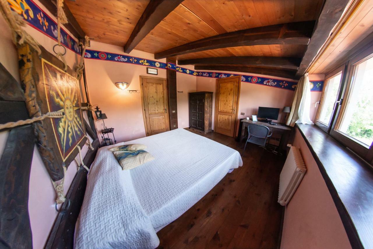 Agriturismo Mezzaluna Malchina Екстериор снимка
